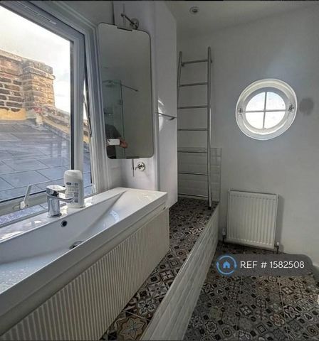 1 bedroom in a house share to rent - Photo 5