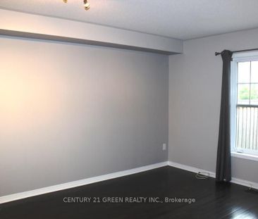 Townhouse For Lease | E8125392 - Photo 2