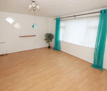 Studio Flat, West Oakhill Park, L13 - Photo 1