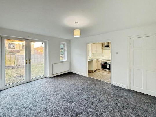 3 bedroom semi-detached house to rent - Photo 1