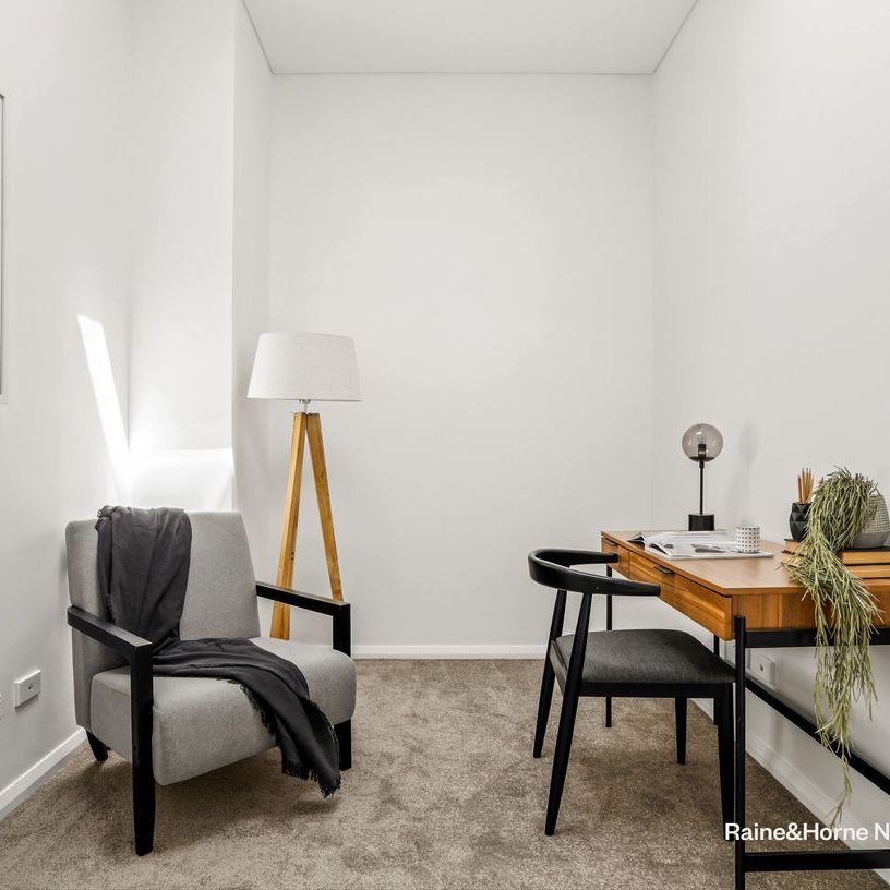 Stylish contemporary terrace in a wide tree-lined cul-de-sac - Photo 1