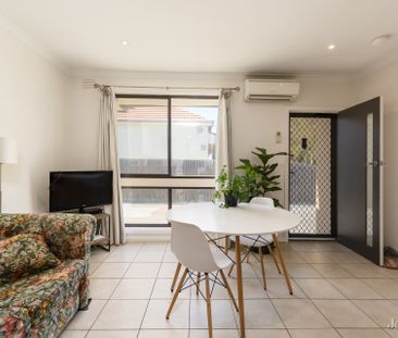 1/41 Davies Street, Brunswick - Photo 2