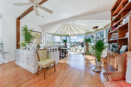 4 Bed House Boat, Prospect Moorings, SW18 - Photo 5