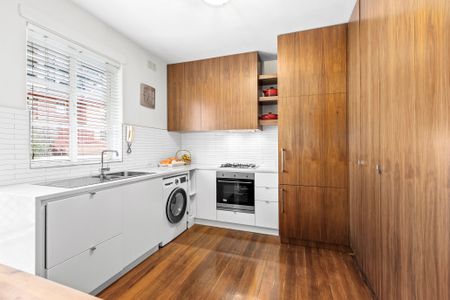 22/17 Queens Road MELBOURNE - Photo 4