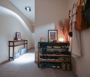 Aantrekkelijk en energiezuinig appartement in hartje Izegem - Foto 4