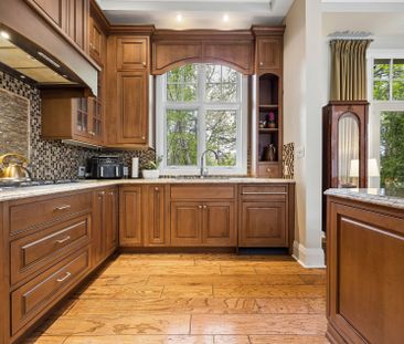 For Lease - 162 Glenvale Boulevard, Toronto, Ontario - Photo 2