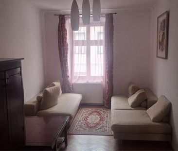 inchiriez apartament ultracentral Str Magheru - Photo 4
