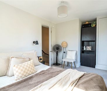 A recently converted 2 bedroom house just under one mile from Bath ... - Photo 6