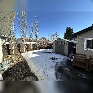 3 Bed 1 Bath Upper Suite Fraser - Photo 4