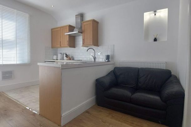 Flat 1, 154 Ashby Road - Photo 1