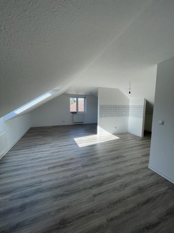 Moderne Singlewohnung mit weißem Tageslichtbad! - Photo 2