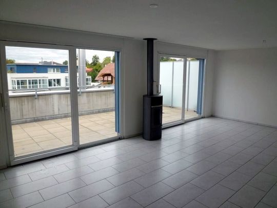 Modern 5.5-room attic apartment in Bolligen - Foto 1