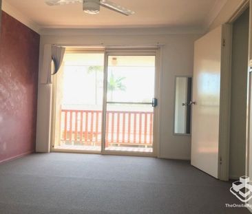 3 BEDROOM TOWNHOUSEâWarrigal State School Catchment - Photo 3