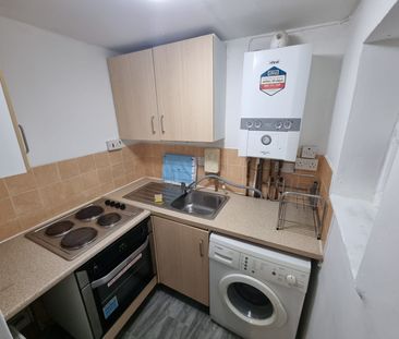 Studio Flat, Great Cheetham Street West, M7 - Photo 2