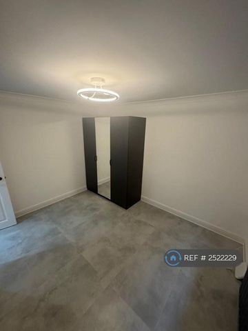 3 bedroom detached house to rent - Photo 4