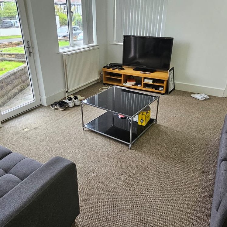 6 Bed - 11 Ancaster Road, Leeds - LS16 5HH - Student - Photo 1