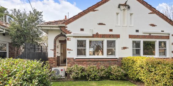 Gorgeous Renovated Art Deco Home - Photo 3