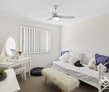 3 Bedroom townhouse- available now!! - Photo 2