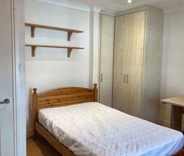 3 bedroom terraced house to rent - Photo 5