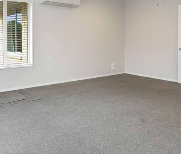 ROLLESTON - FOUR BEDROOM, TWO BATHROOM FAMILY HOME, DOUBLE GARAGE - Photo 5