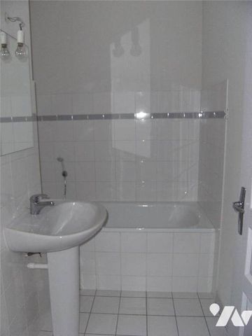 A LOUER APPARTEMENT DE TYPE 3 DUPLEX A DOLE (39100) - Photo 4