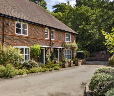 2 Bedroom Semi-Detached, Mytchett Heath – Camberley - Photo 4