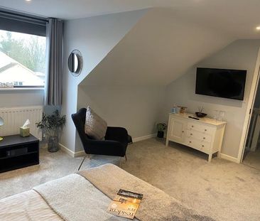 4 bedroom detached house to rent - Photo 3