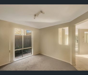 19/15 Abel Smith Crescent, Mount Ommaney, Qld 4074 - Photo 4