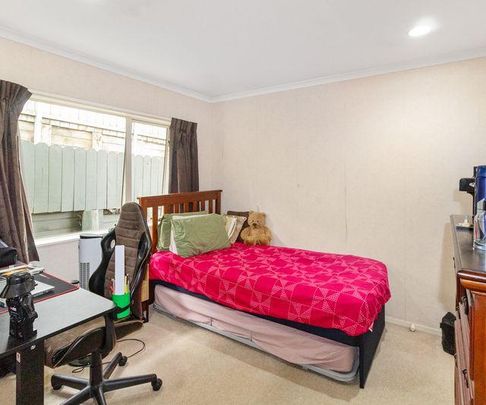 3 bedroom home in Manurewa! - Photo 1