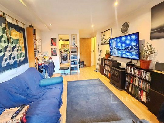2 bedroom flat to rent - Photo 1