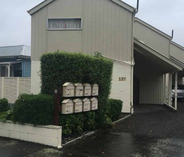 Centrally Located One Bedroom Flat - Photo 4