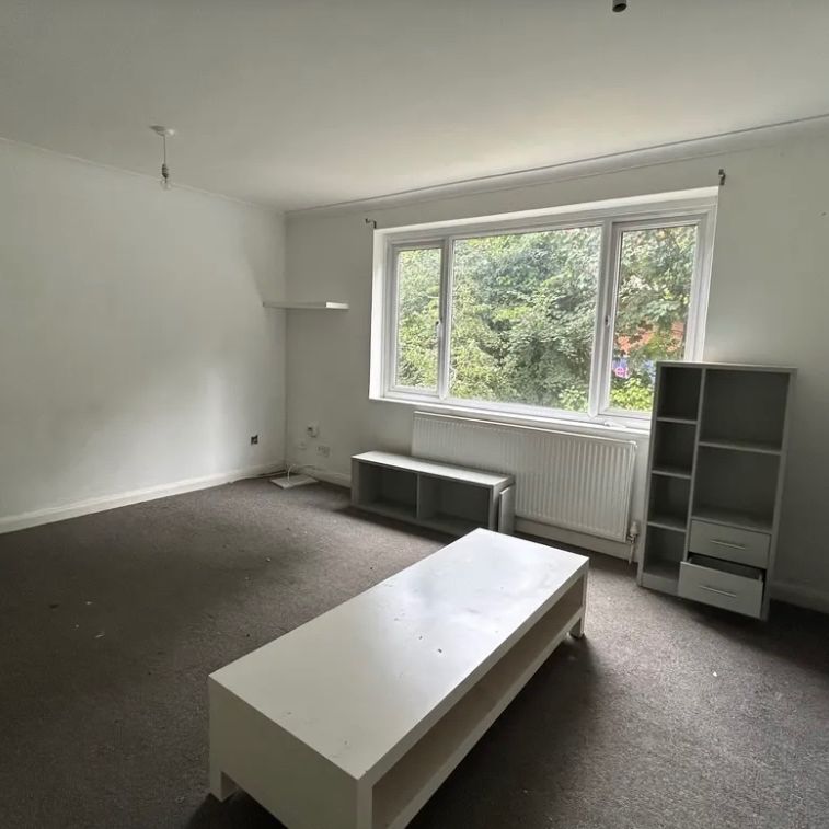 4 Bed Terraced House, Penderyn Way, N7 - Photo 1