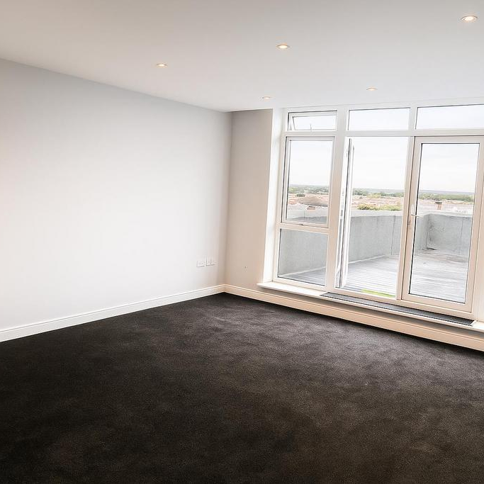 2 bedroom penthouse to rent - Photo 1