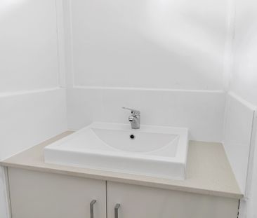 RENOVATED CITY FRINGE UNIT - INCLUDING ELECTRICITY & WATER! - Photo 6