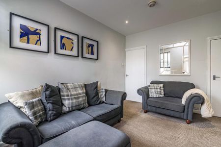 3 bedroom terraced house to rent - Photo 3