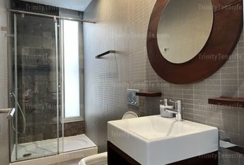 Short term rental of the luxury modern villa in El Duque / VILLA TESORO EL DUQUE