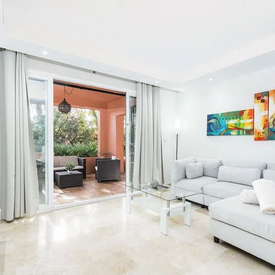 Alquiler de piso en Bulevar Príncipe Alfonso de Hohenlohe - Photo 1