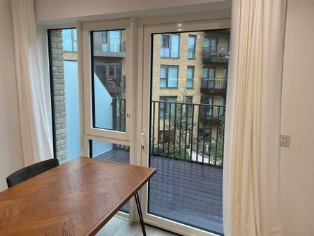 1 Bed Flat, Merrivale Terrace, W6 - Photo 2