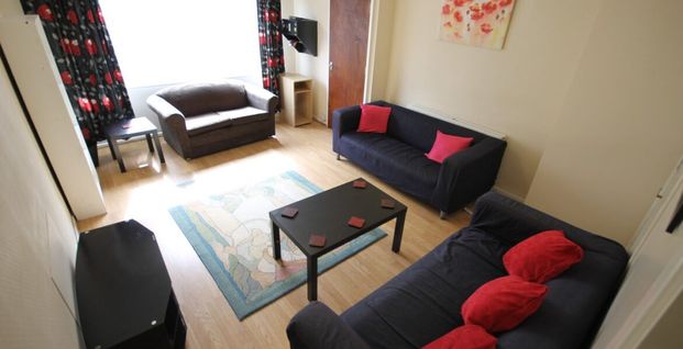 Hartley Avenue, Woodhouse, Leeds, LS6 2LP - Photo 1