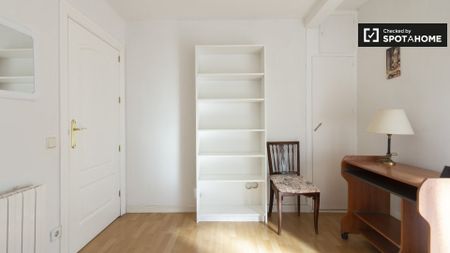 madrid, Community of Madrid 28028 - Photo 2