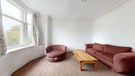 3 bedroom flat to rent - Photo 3