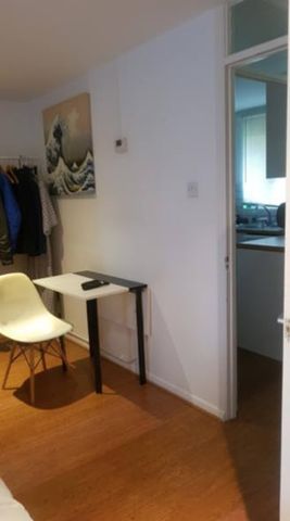 Studio Flat, Hawes Street, N1 - Photo 5