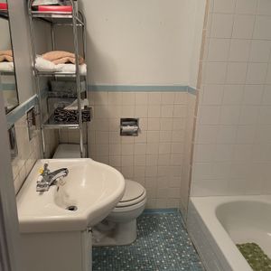 BACHELOR DANS TRIPLEX - Photo 3