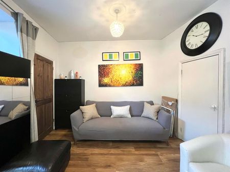 Higham Hill Road, London - Photo 3