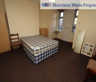 6 Bed - Queens Road, Hyde Park, Leeds - Photo 3