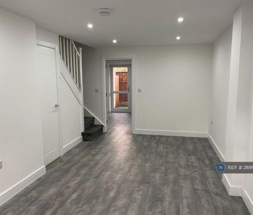 2 bedroom end of terrace house to rent - Photo 1