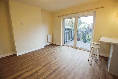 3 bedroom Bungalow To Let Total Size: 645 SQ FT - Photo 3