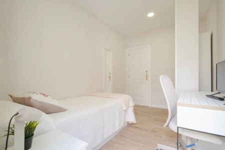 Calle de Antonio Prieto, Madrid, Community of Madrid 28026 - Photo 2