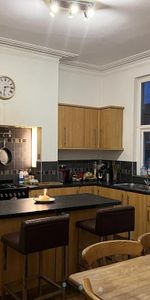 7 Bed Terraced House, Brudenell Road, LS6 - Photo 3