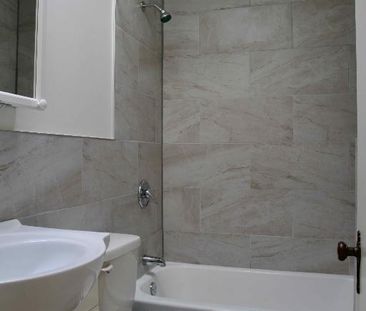 3 ½ lumineux au dernier étage (2e) d'un triplex, en plein cœur de V... - Photo 4